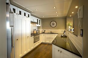 Commonage Villas by Staysouth