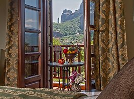 Doupiani House Hotel