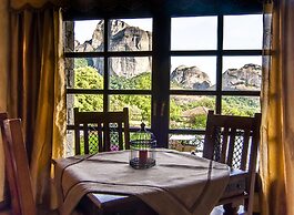 Doupiani House Hotel