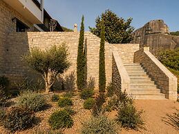 Doupiani House Hotel