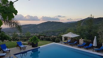 Demetriou Paradisos Hills
