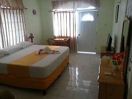 Fun Holiday Beach Resort