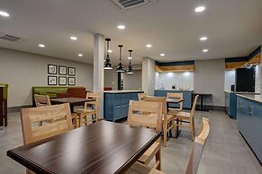Country Inn & Suites by Radisson, Pierre, SD