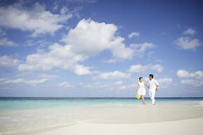 ROBINSON MALDIVES - Adults only - All Inclusive