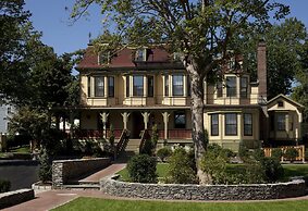 Cliffside Inn