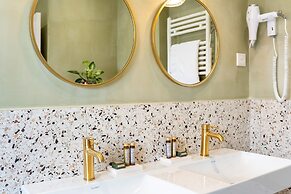 Queens Boutique Hotel