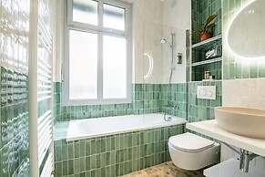 Queens Boutique Hotel