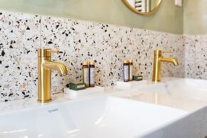 Queens Boutique Hotel