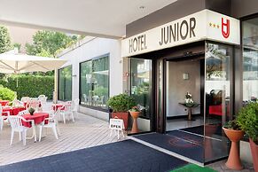 Hotel Junior