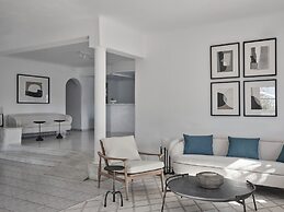 Myconian Sunrise Relais & Chateaux Hotel