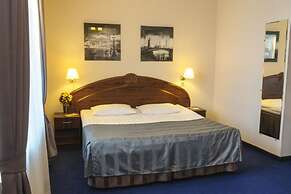 Cronwell Inn Stremyannaya