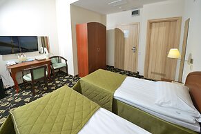 Cronwell Inn Stremyannaya