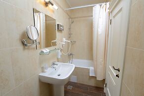 Cronwell Inn Stremyannaya