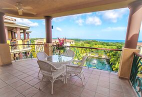 Clarion Suites Roatan at Pineapple Villas