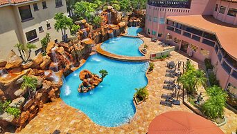 Clarion Suites Roatan at Pineapple Villas