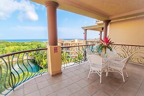 Clarion Suites Roatan at Pineapple Villas