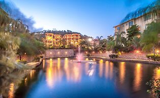 Clarion Suites Roatan at Pineapple Villas