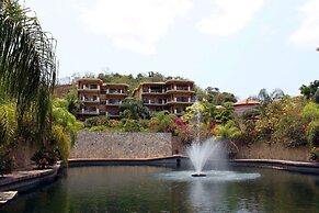 Clarion Suites Roatan at Pineapple Villas