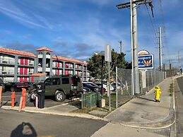 Heritage Inn and Suites