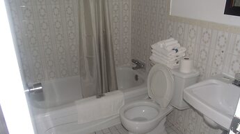 Empress Inn and Suites by The Falls