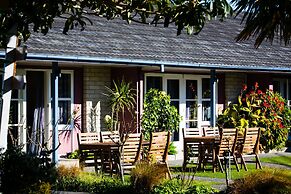 Asure Colonial Lodge Motel