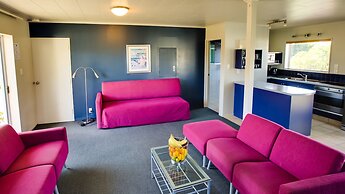 Asure Colonial Lodge Motel