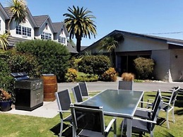 Asure Colonial Lodge Motel