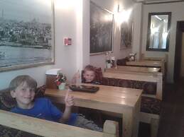 Family Istanbul Hotel