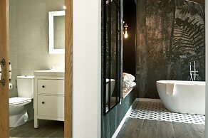 Cases Noves - Adults Only