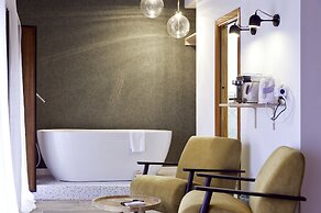 Cases Noves - Adults Only