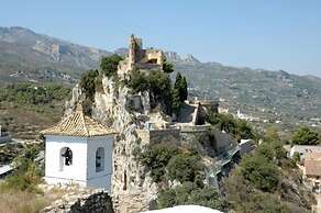 Cases Noves - Adults Only