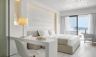 Lichnos Beach Hotel & Suites