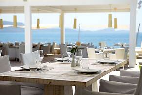 Lichnos Beach Hotel & Suites