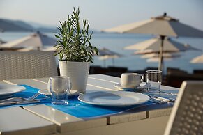 Lichnos Beach Hotel & Suites