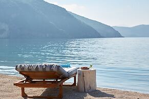 Lichnos Beach Hotel & Suites