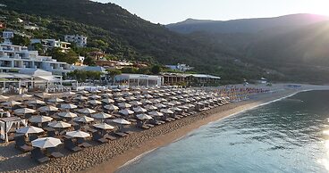 Lichnos Beach Hotel & Suites