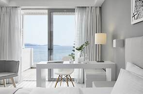 Lichnos Beach Hotel & Suites