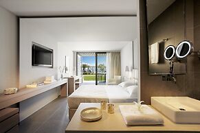 Lichnos Beach Hotel & Suites