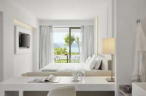 Lichnos Beach Hotel & Suites