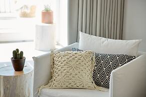 Lichnos Beach Hotel & Suites