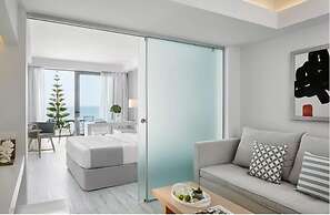 Lichnos Beach Hotel & Suites