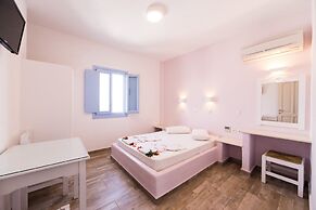 Stratos Studios & Apartments