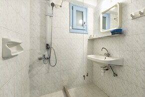 Stratos Studios & Apartments