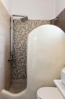 Stratos Studios & Apartments