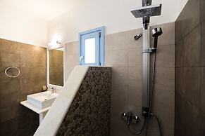 Stratos Studios & Apartments