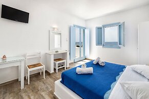 Stratos Studios & Apartments