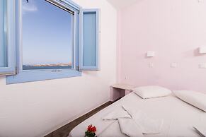 Stratos Studios & Apartments