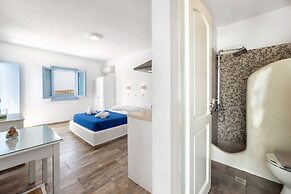 Stratos Studios & Apartments