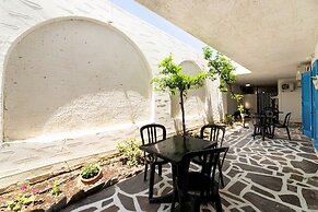 Stratos Studios & Apartments