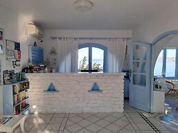 Stratos Studios & Apartments